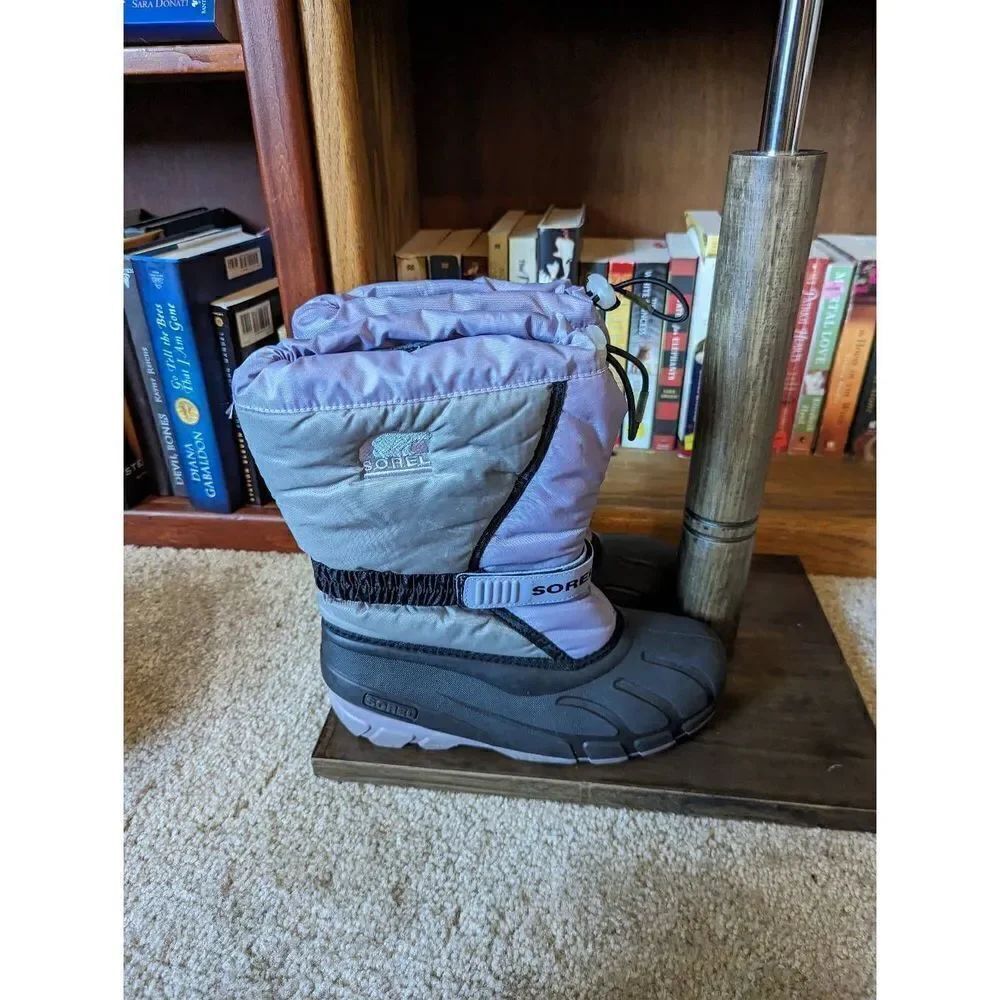 SOREL flurry purple and grey women's snow boots sz 6 euc